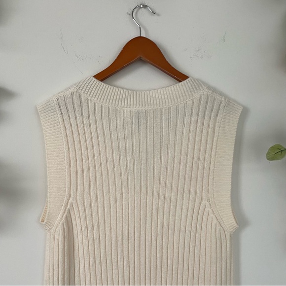 🤍H&M🤍 Oversized Sweater Vest - Picture 4 of 8